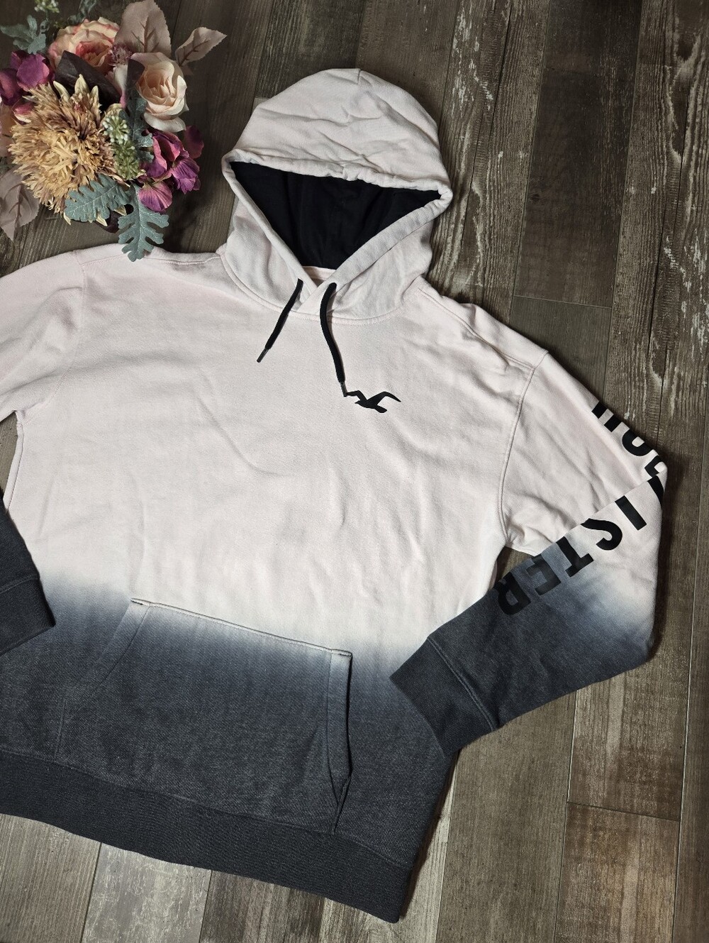 Hollister Men’s Light Pink‑to‑Charcoal Ombré Fleece Hoodie Size XL